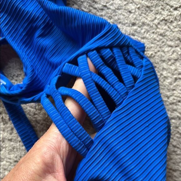 Reel Legends Floral Lily Mint and Navy Athletic Top and bathing suit top bundle - Picture 13 of 14